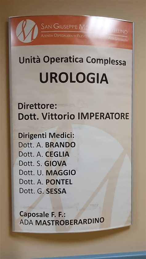 versace giuseppe moscati avellino|Chirurgia robotica in urologia: 350 interventi all’A.O. Moscati.